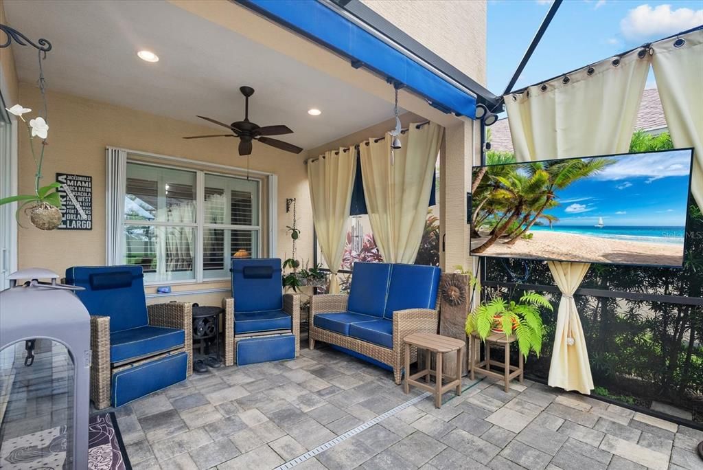 For Sale: $775,000 (4 beds, 2 baths, 2600 Square Feet)