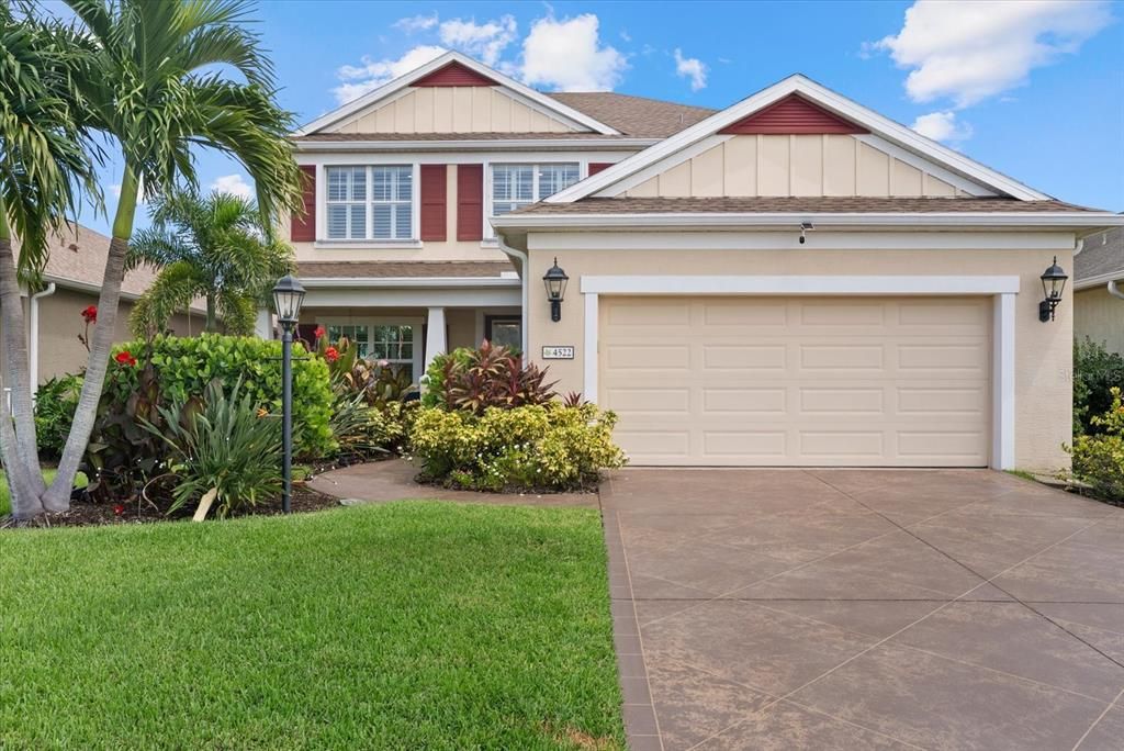 For Sale: $775,000 (4 beds, 2 baths, 2600 Square Feet)