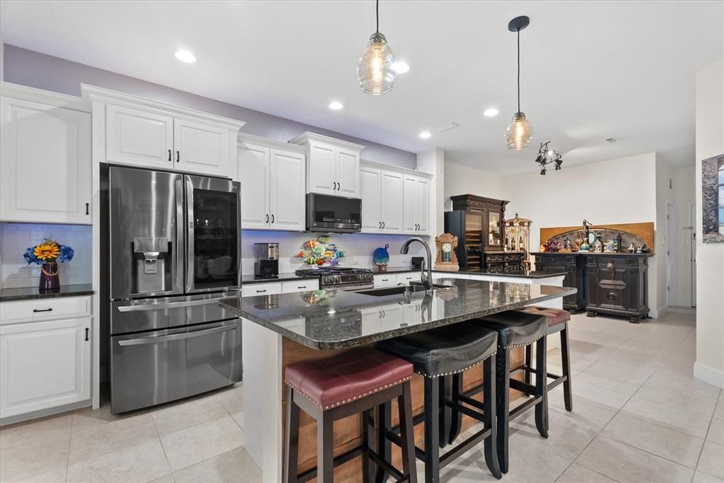For Sale: $775,000 (4 beds, 2 baths, 2600 Square Feet)