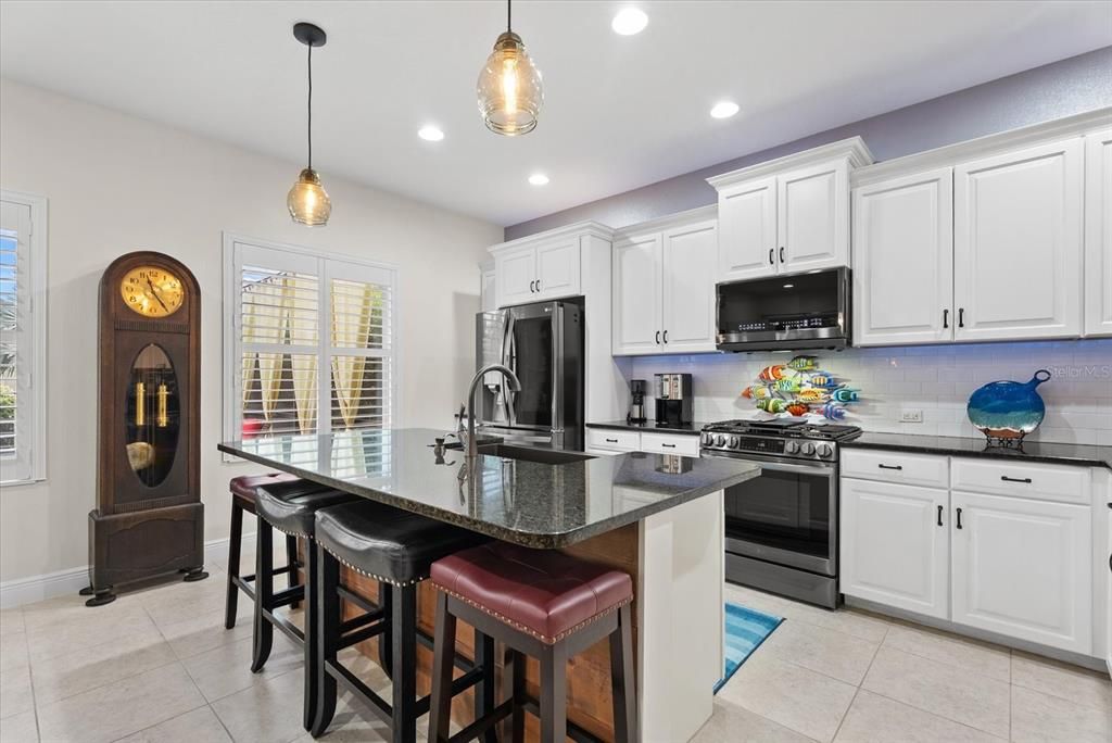 For Sale: $775,000 (4 beds, 2 baths, 2600 Square Feet)