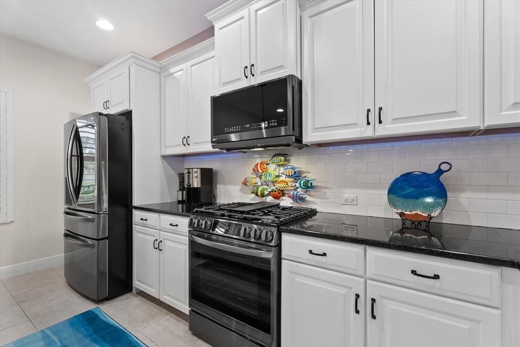 For Sale: $775,000 (4 beds, 2 baths, 2600 Square Feet)