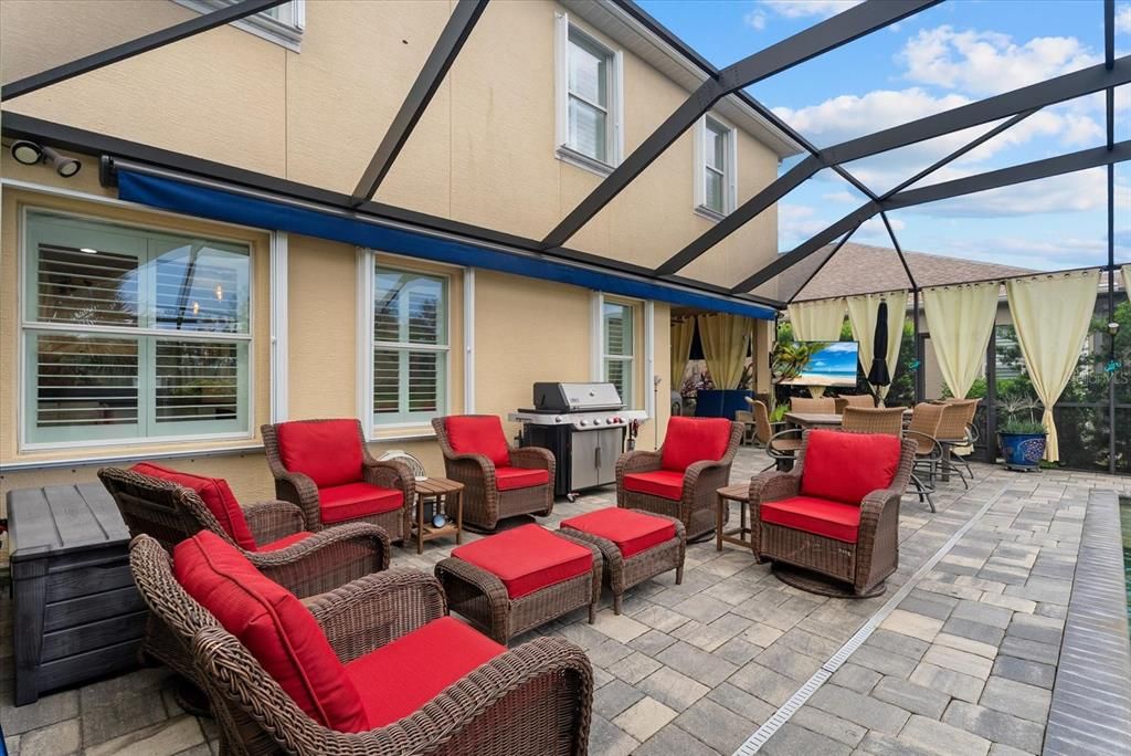 For Sale: $775,000 (4 beds, 2 baths, 2600 Square Feet)