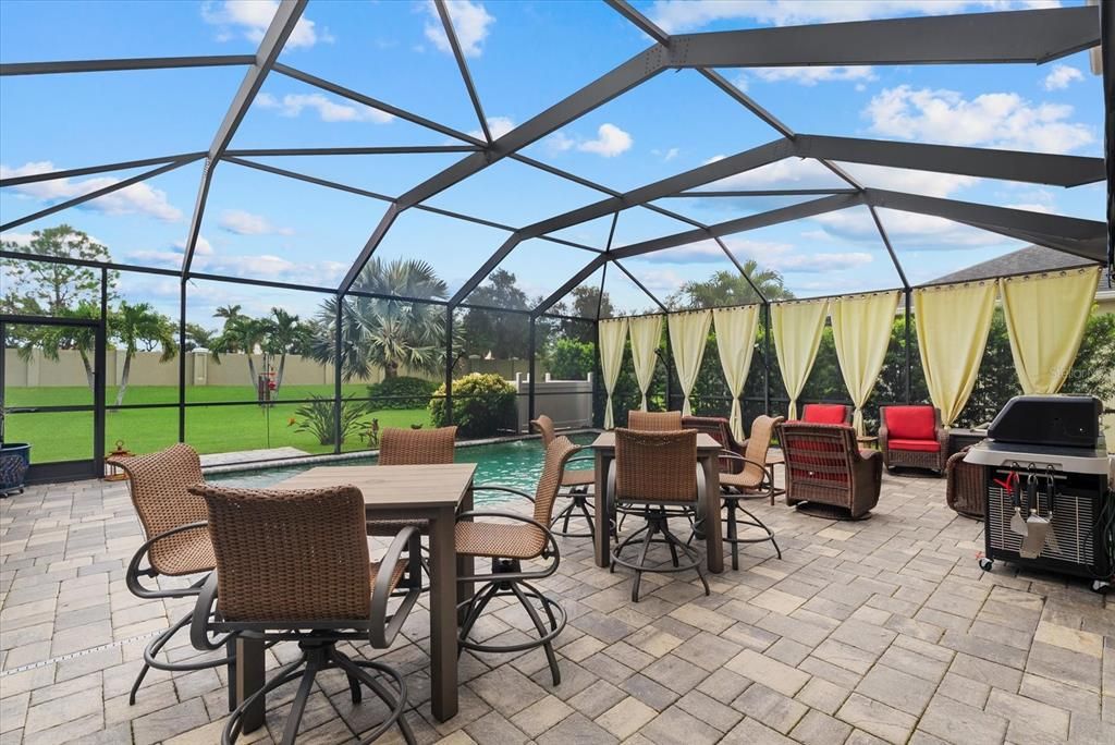 For Sale: $775,000 (4 beds, 2 baths, 2600 Square Feet)