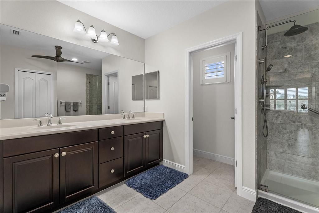 For Sale: $775,000 (4 beds, 2 baths, 2600 Square Feet)