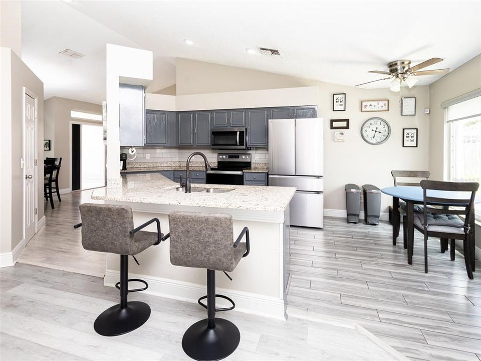 For Sale: $475,000 (4 beds, 2 baths, 1979 Square Feet)