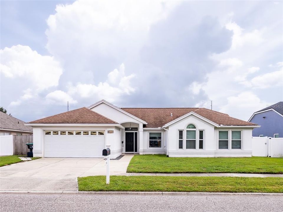 For Sale: $475,000 (4 beds, 2 baths, 1979 Square Feet)