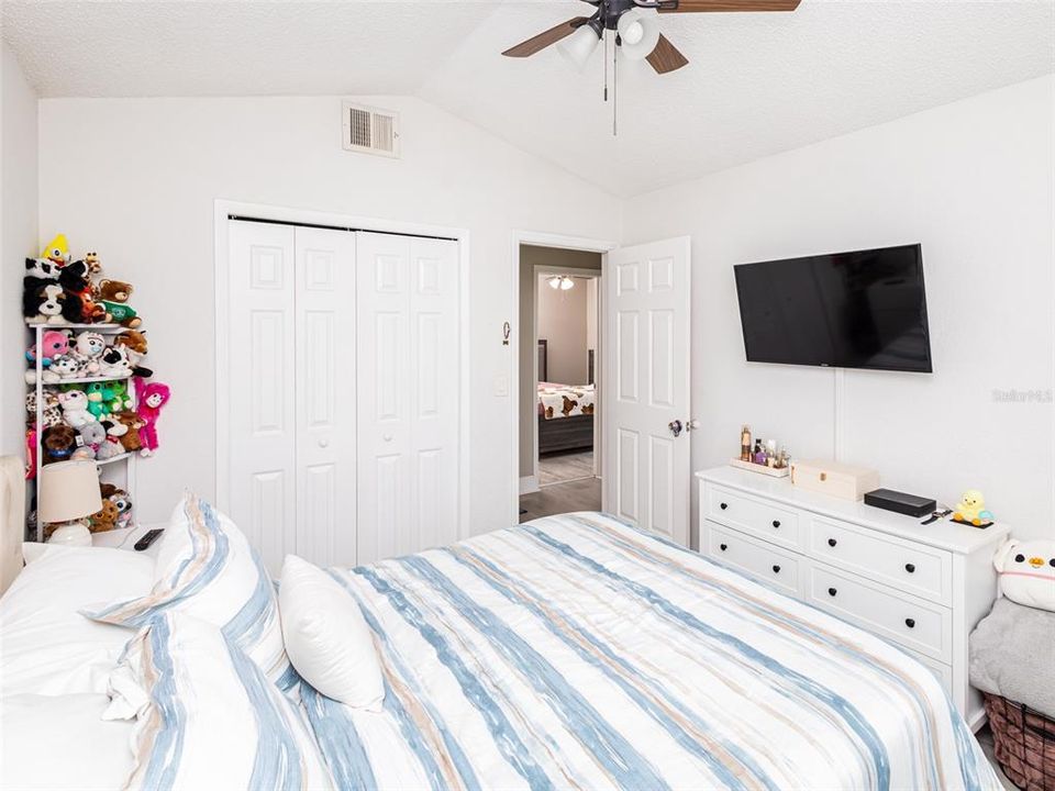 For Sale: $475,000 (4 beds, 2 baths, 1979 Square Feet)