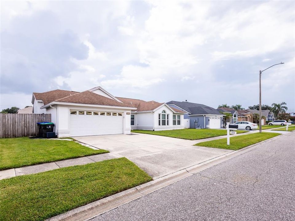 For Sale: $475,000 (4 beds, 2 baths, 1979 Square Feet)