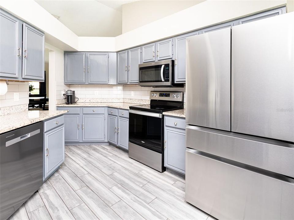 For Sale: $475,000 (4 beds, 2 baths, 1979 Square Feet)