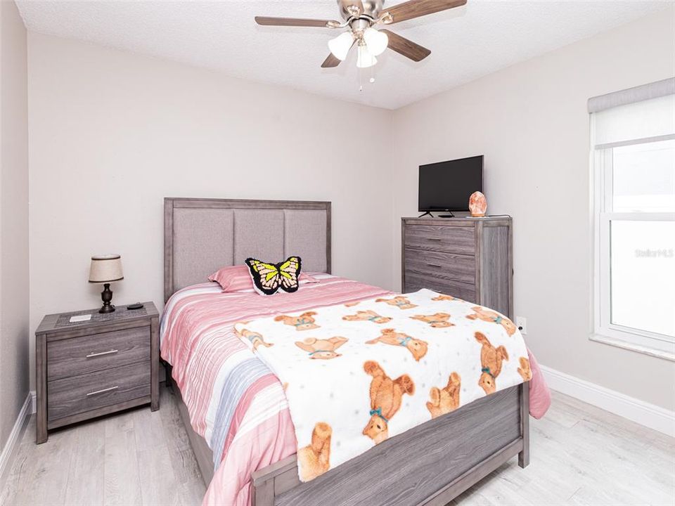 For Sale: $475,000 (4 beds, 2 baths, 1979 Square Feet)