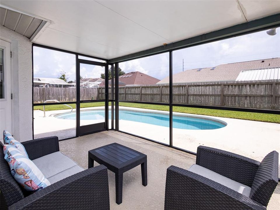 For Sale: $475,000 (4 beds, 2 baths, 1979 Square Feet)