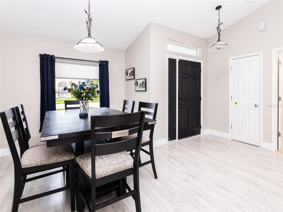 For Sale: $475,000 (4 beds, 2 baths, 1979 Square Feet)