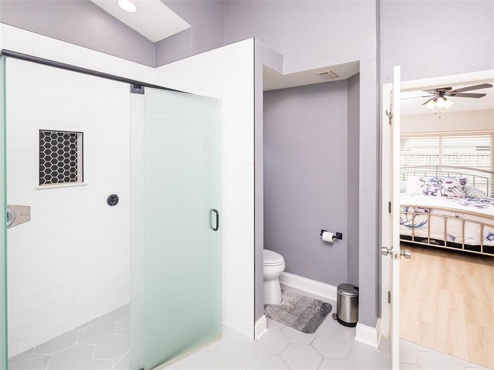 For Sale: $475,000 (4 beds, 2 baths, 1979 Square Feet)