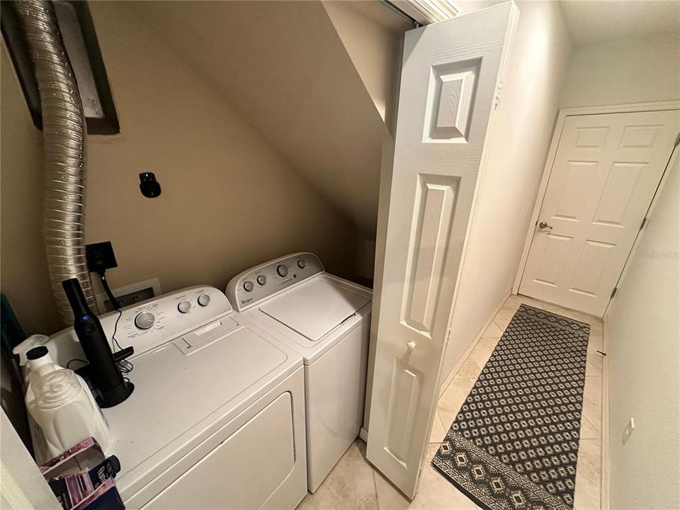 For Rent: $2,700 (3 beds, 2 baths, 1381 Square Feet)