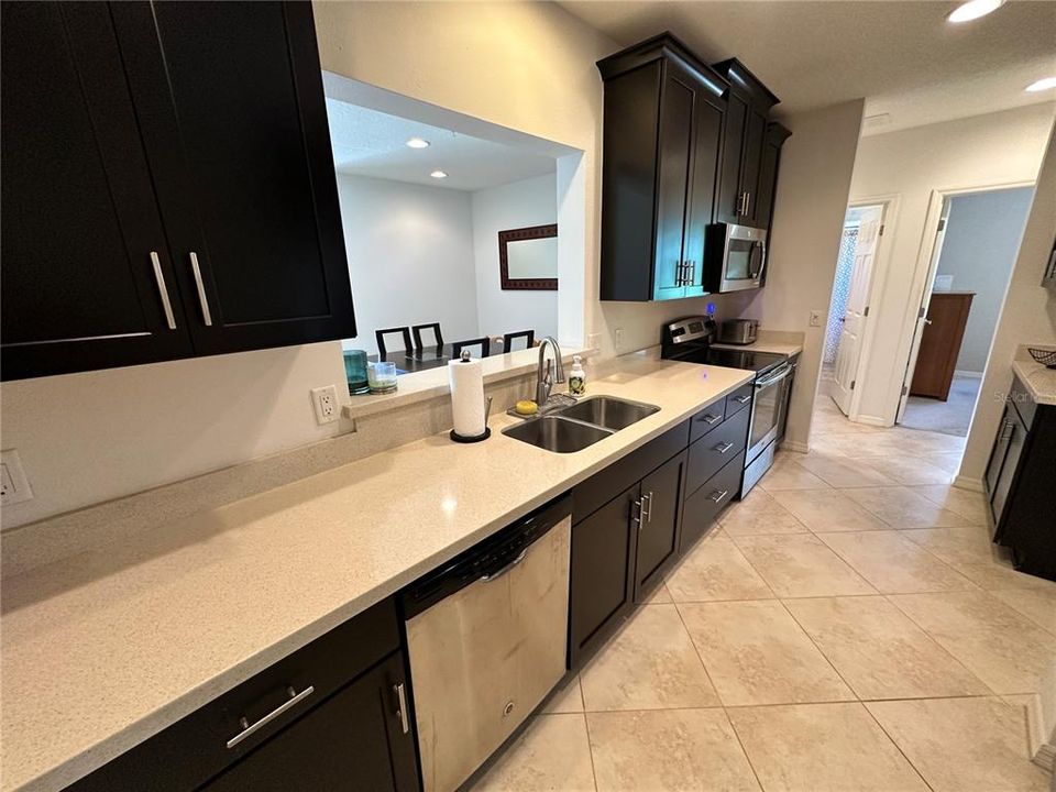 For Rent: $2,700 (3 beds, 2 baths, 1381 Square Feet)