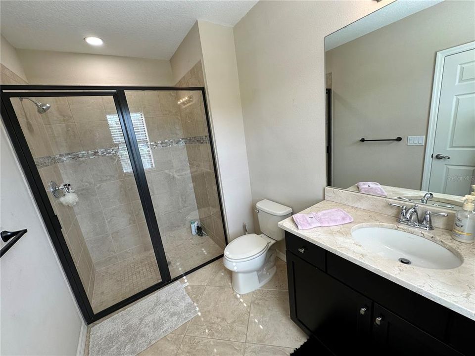 For Rent: $2,700 (3 beds, 2 baths, 1381 Square Feet)