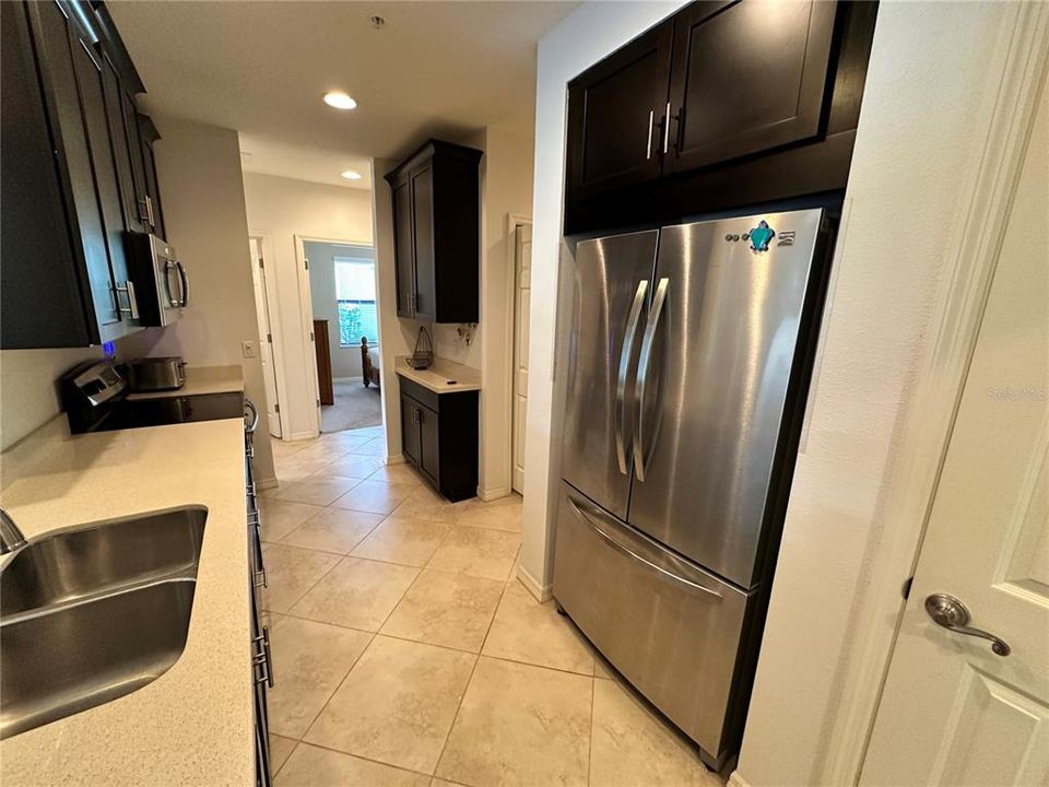 For Rent: $2,700 (3 beds, 2 baths, 1381 Square Feet)