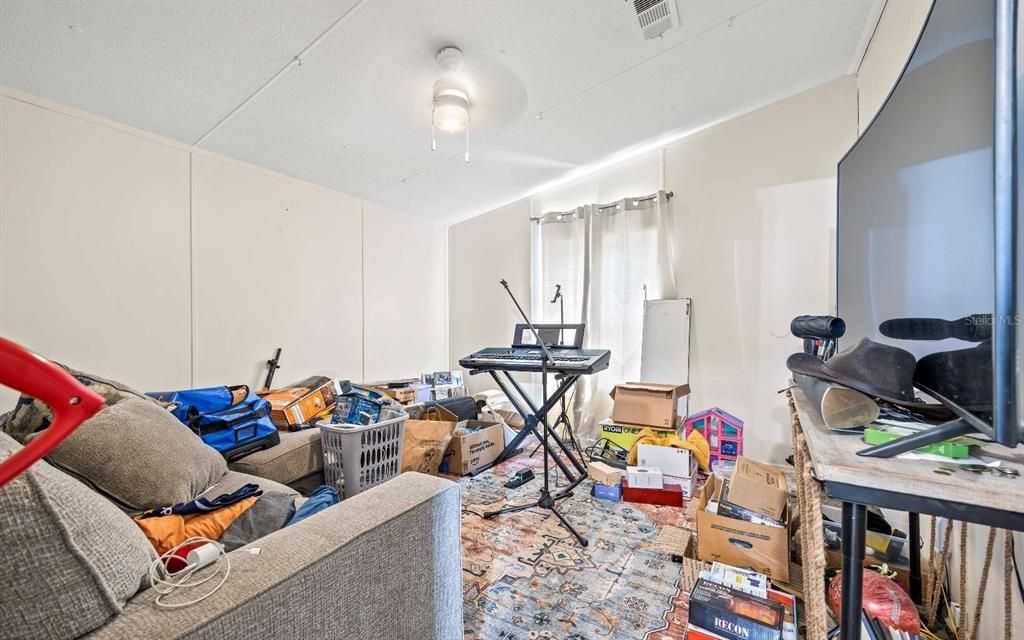 For Sale: $295,000 (3 beds, 2 baths, 1300 Square Feet)