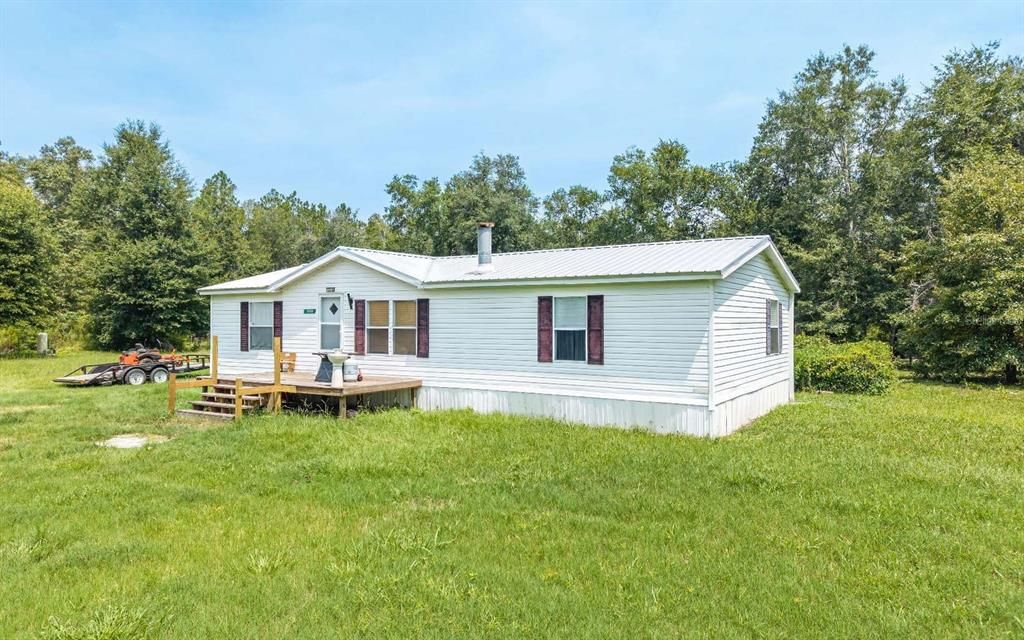 For Sale: $295,000 (3 beds, 2 baths, 1300 Square Feet)