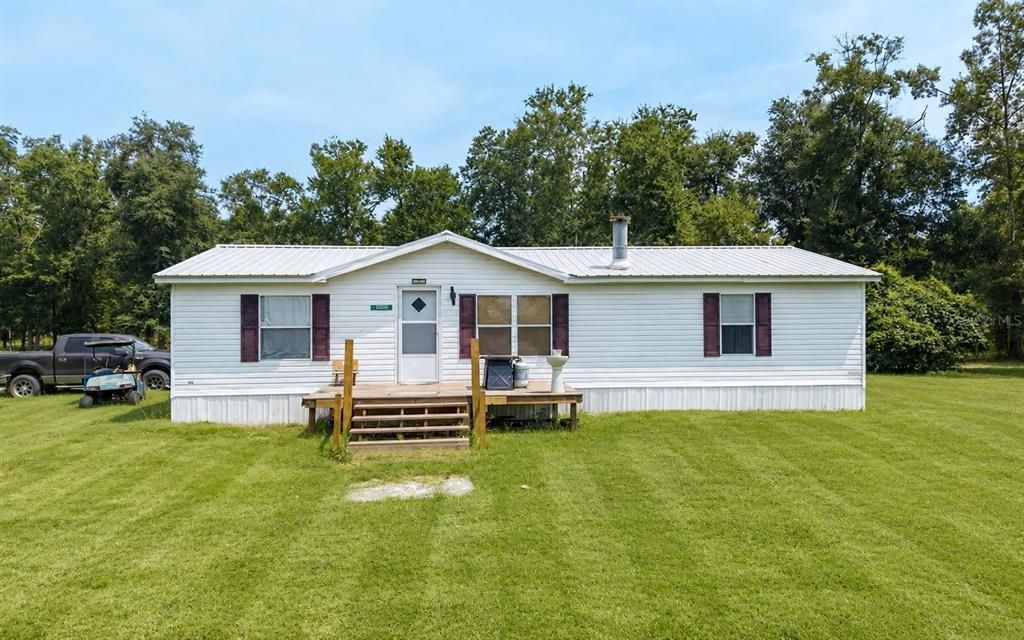 For Sale: $295,000 (3 beds, 2 baths, 1300 Square Feet)