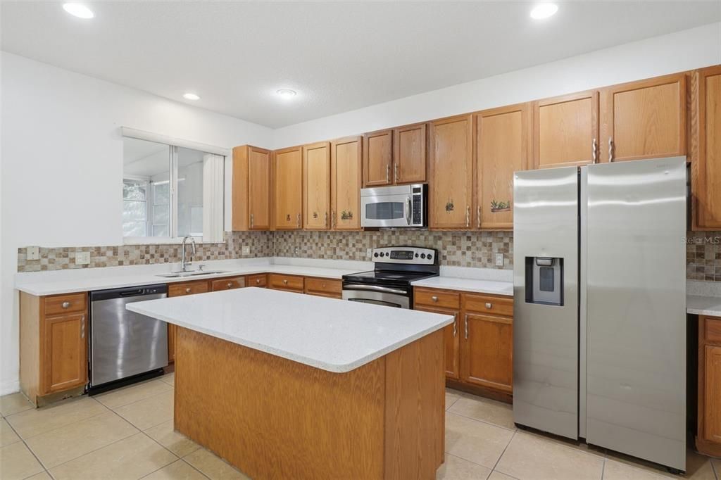 На продажу: $449,999 (3 спален, 2 ванн, 2746 Квадратных фут)