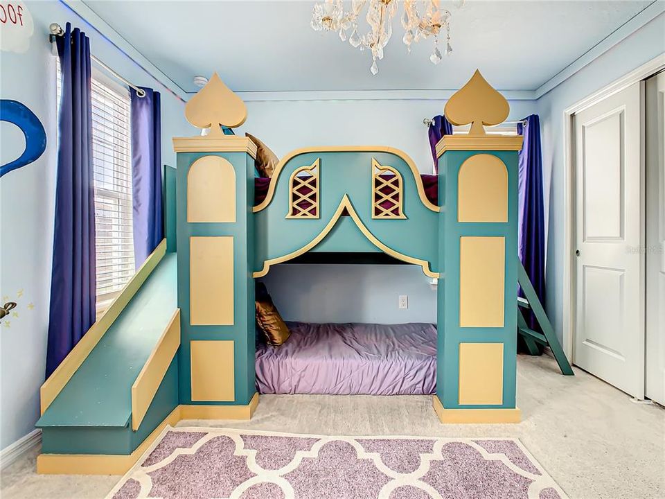 For Sale: $945,000 (10 beds, 8 baths, 4399 Square Feet)