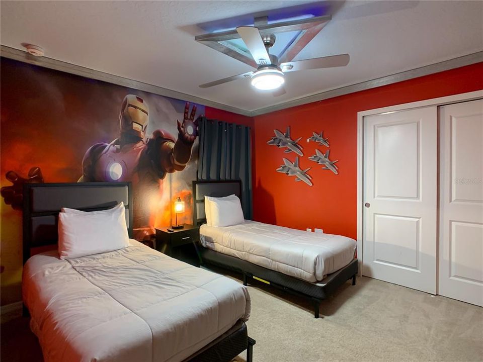 For Sale: $945,000 (10 beds, 8 baths, 4399 Square Feet)