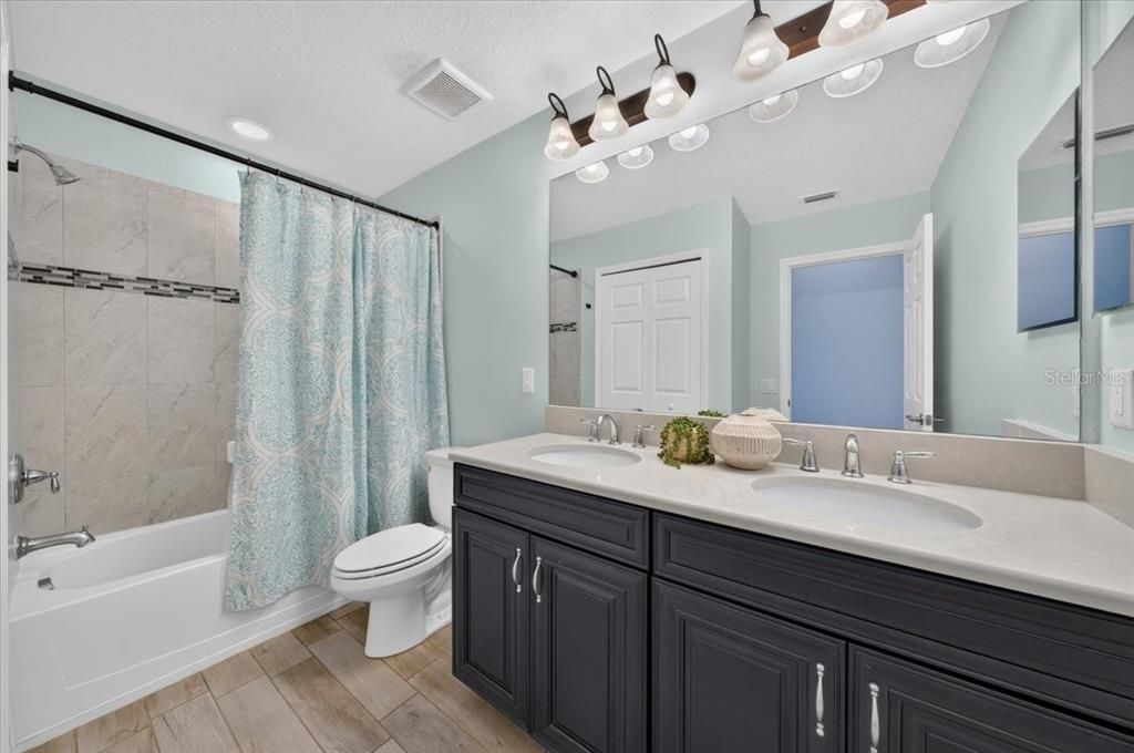 For Sale: $529,000 (3 beds, 2 baths, 2200 Square Feet)
