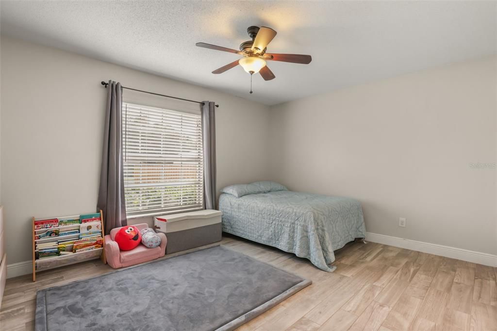 For Sale: $399,999 (3 beds, 2 baths, 1436 Square Feet)