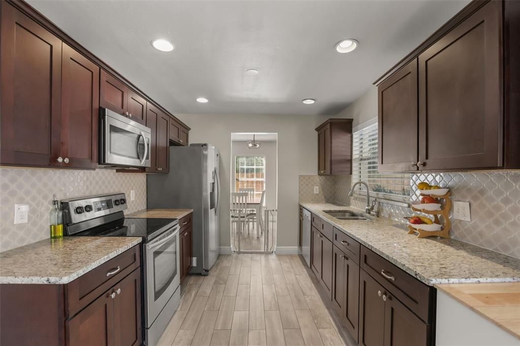 For Sale: $399,999 (3 beds, 2 baths, 1436 Square Feet)