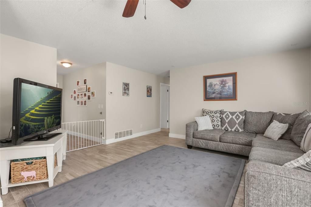 For Sale: $399,999 (3 beds, 2 baths, 1436 Square Feet)