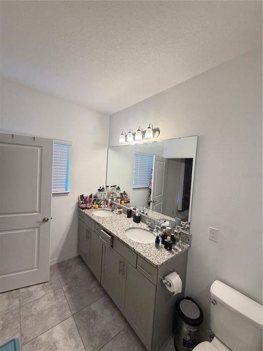 For Sale: $450,000 (3 beds, 2 baths, 1868 Square Feet)