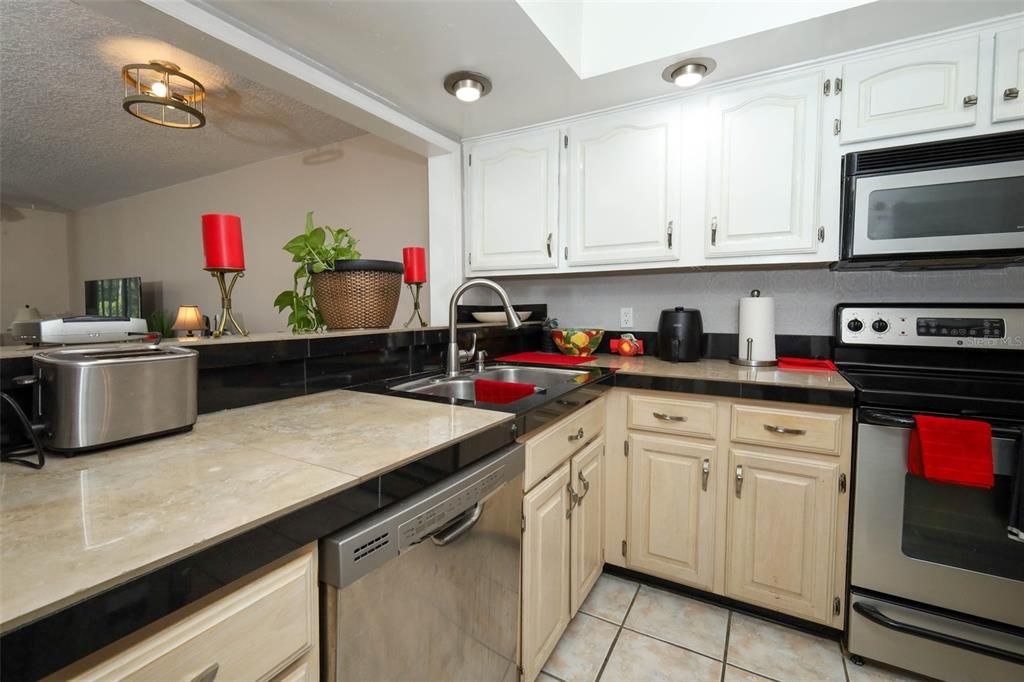 For Rent: $1,500 (2 beds, 2 baths, 1024 Square Feet)