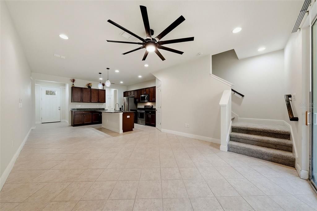 For Sale: $300,000 (3 beds, 2 baths, 1716 Square Feet)