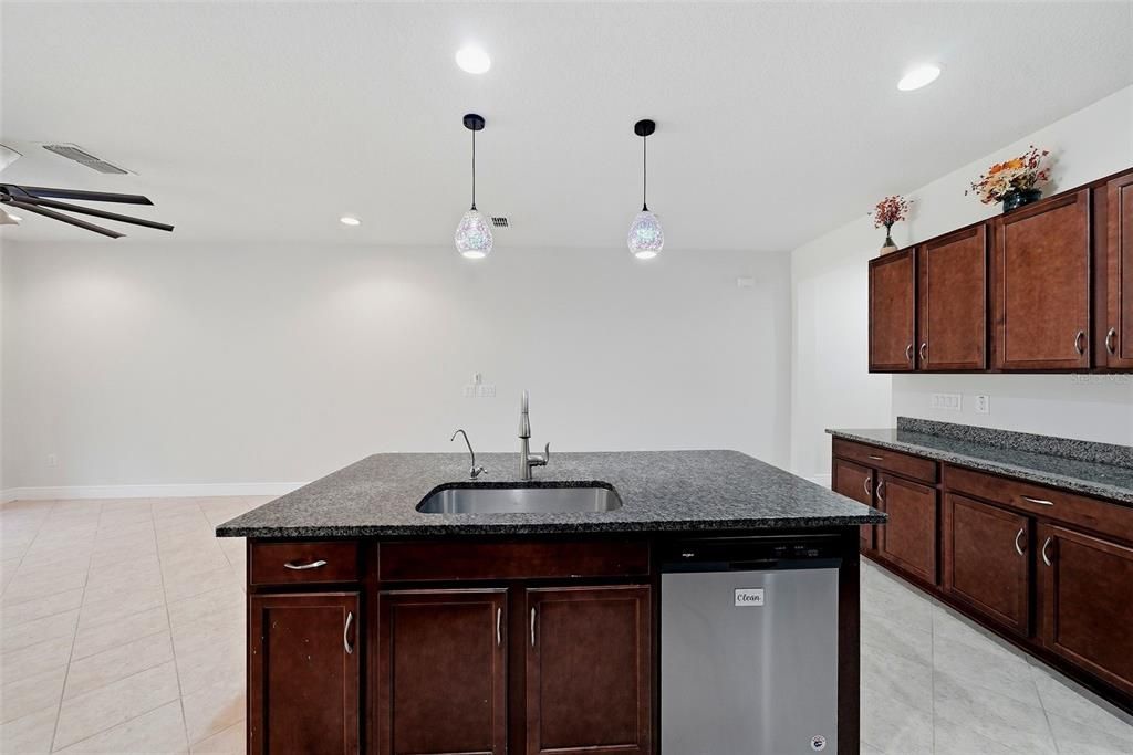 For Sale: $300,000 (3 beds, 2 baths, 1716 Square Feet)