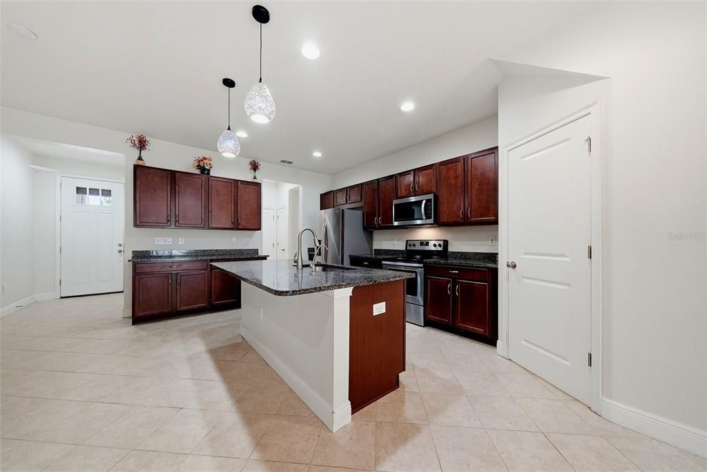 For Sale: $300,000 (3 beds, 2 baths, 1716 Square Feet)