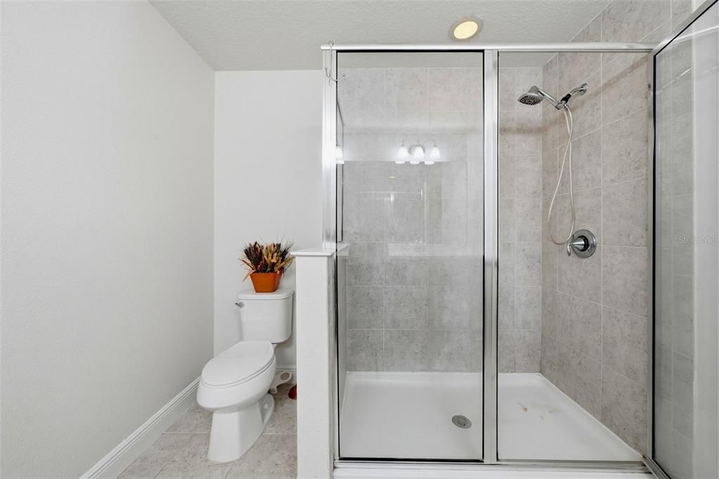 For Sale: $300,000 (3 beds, 2 baths, 1716 Square Feet)
