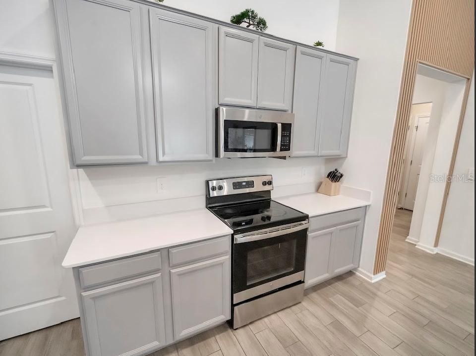 На продажу: $419,900 (4 спален, 2 ванн, 2439 Квадратных фут)