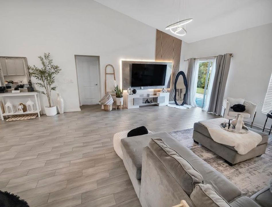 На продажу: $419,900 (4 спален, 2 ванн, 2439 Квадратных фут)