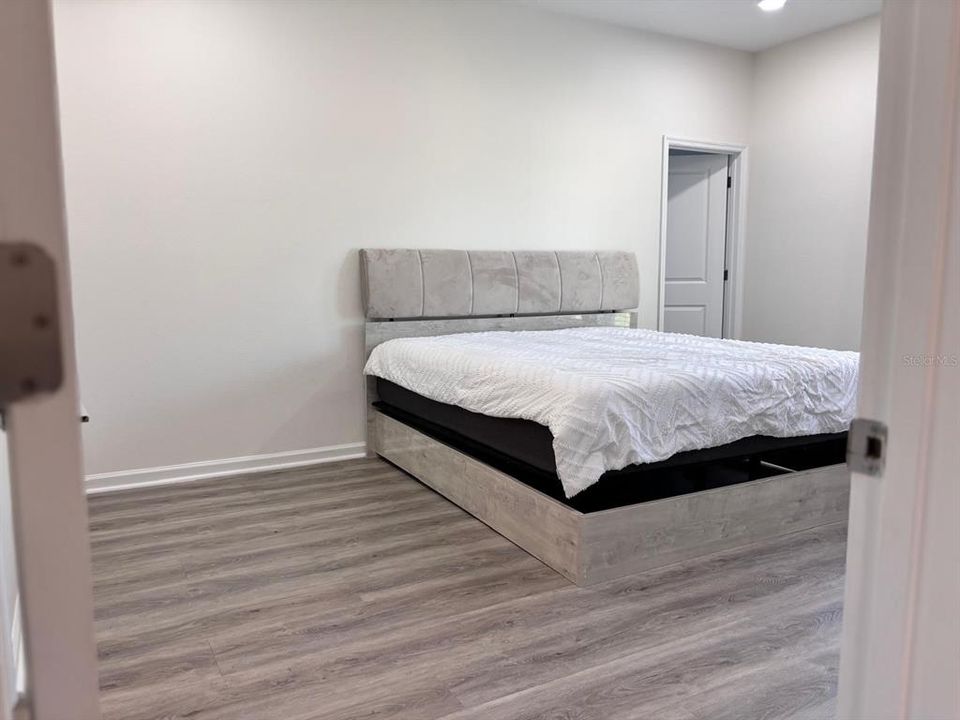 На продажу: $419,900 (4 спален, 2 ванн, 2439 Квадратных фут)