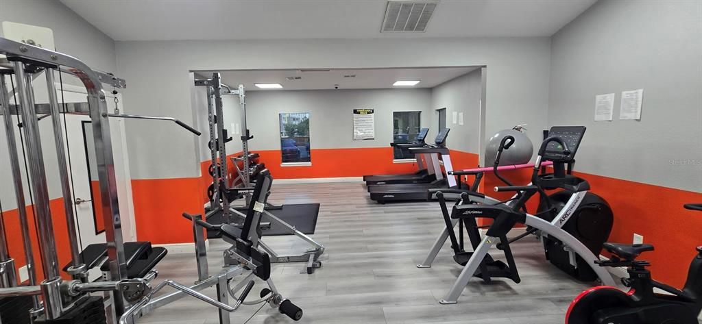 На продажу: $159,990 (2 спален, 2 ванн, 937 Квадратных фут)