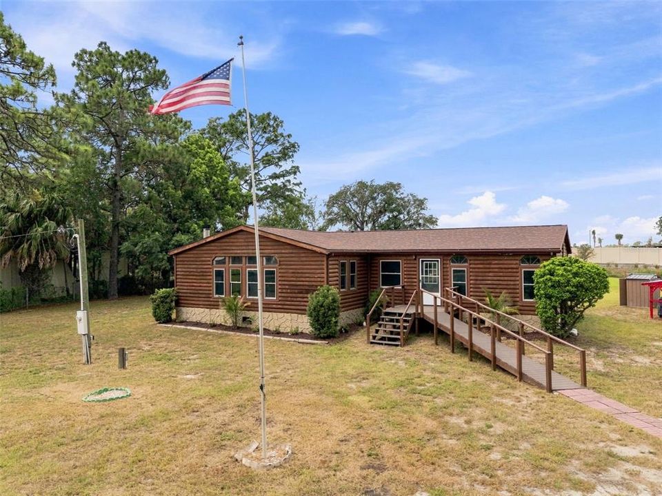 For Sale: $299,000 (4 beds, 2 baths, 1863 Square Feet)