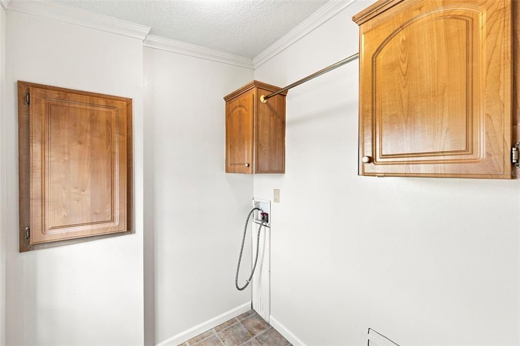 For Sale: $299,000 (4 beds, 2 baths, 1863 Square Feet)