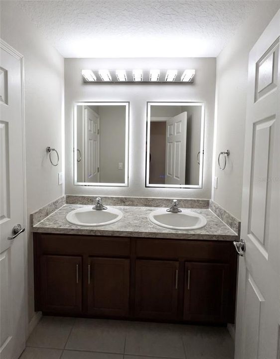 For Sale: $414,900 (5 beds, 3 baths, 2836 Square Feet)