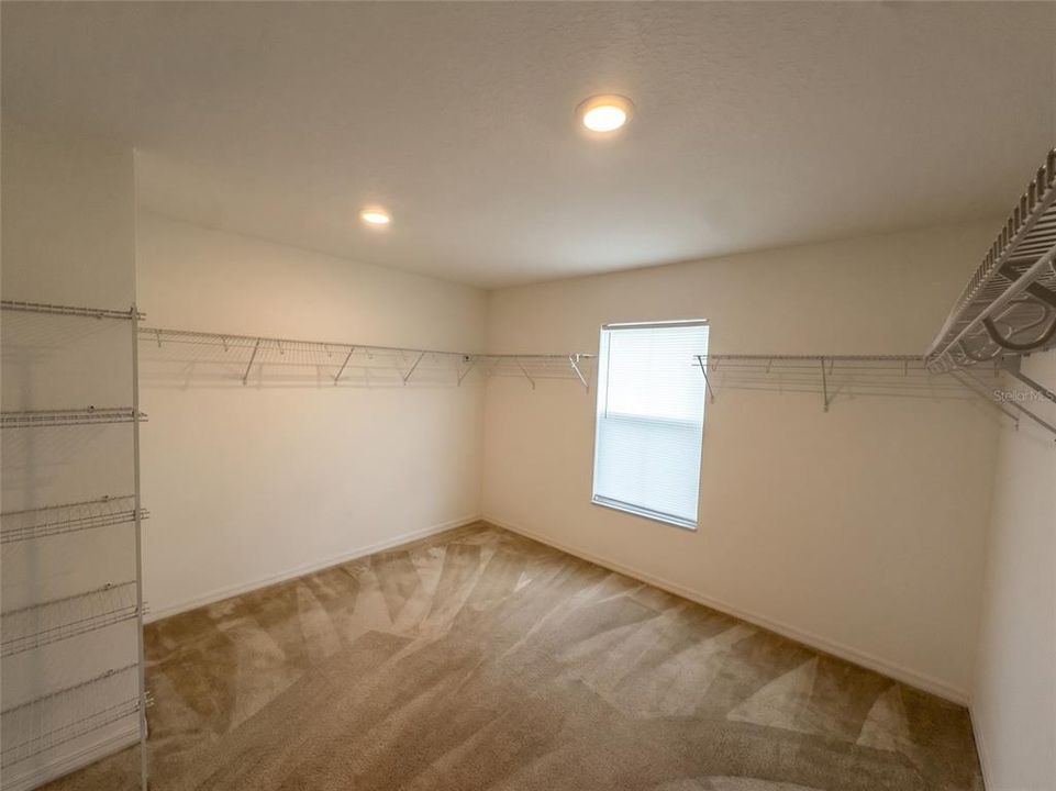 For Sale: $414,900 (5 beds, 3 baths, 2836 Square Feet)