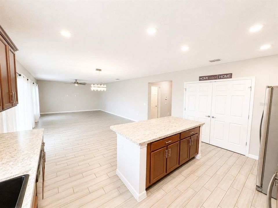 For Sale: $414,900 (5 beds, 3 baths, 2836 Square Feet)