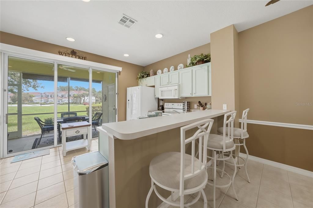 For Sale: $200,000 (2 beds, 2 baths, 1268 Square Feet)