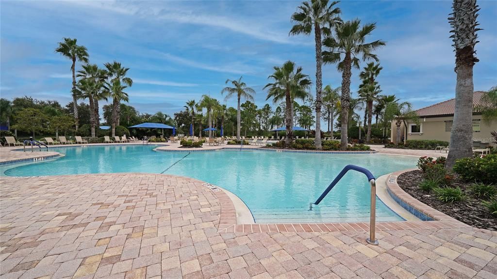 For Sale: $200,000 (2 beds, 2 baths, 1268 Square Feet)