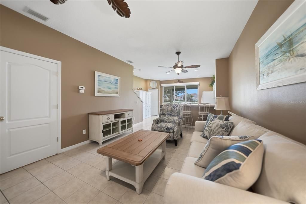 For Sale: $200,000 (2 beds, 2 baths, 1268 Square Feet)