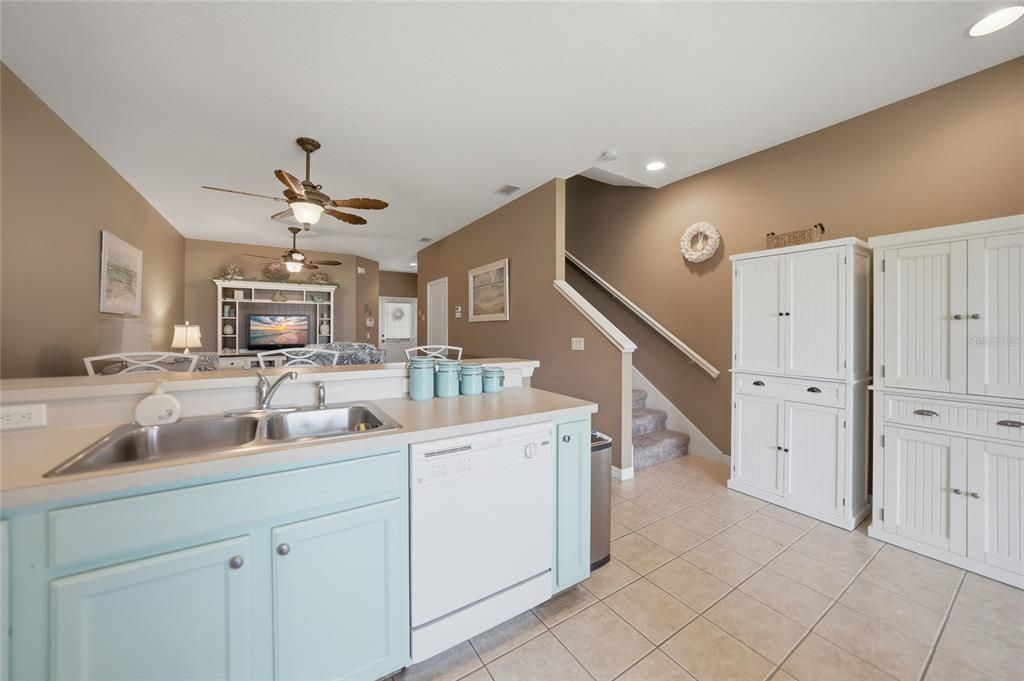 For Sale: $200,000 (2 beds, 2 baths, 1268 Square Feet)